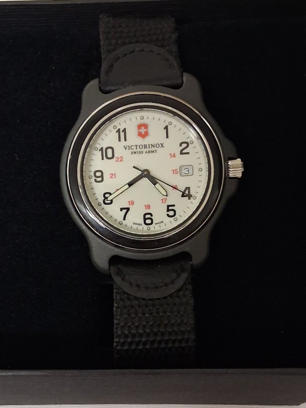 Victorinox Men’s Original XL Swiss Quartz Watch – Black (43mm) Gently Used